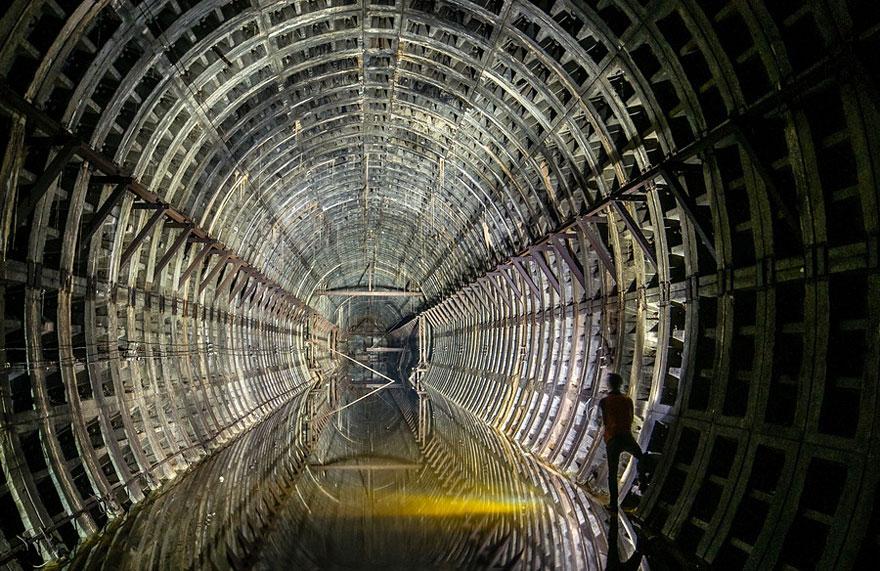 forgotten-places-kai-fagerstrom-subway-tunnel-in-kiev-ukraine