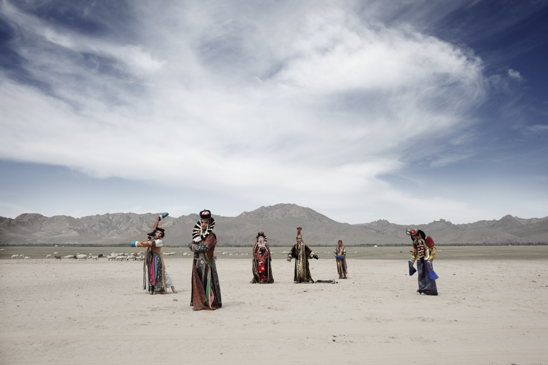 Laiz's subjects dressed in traditional Mongolian queen costumes.