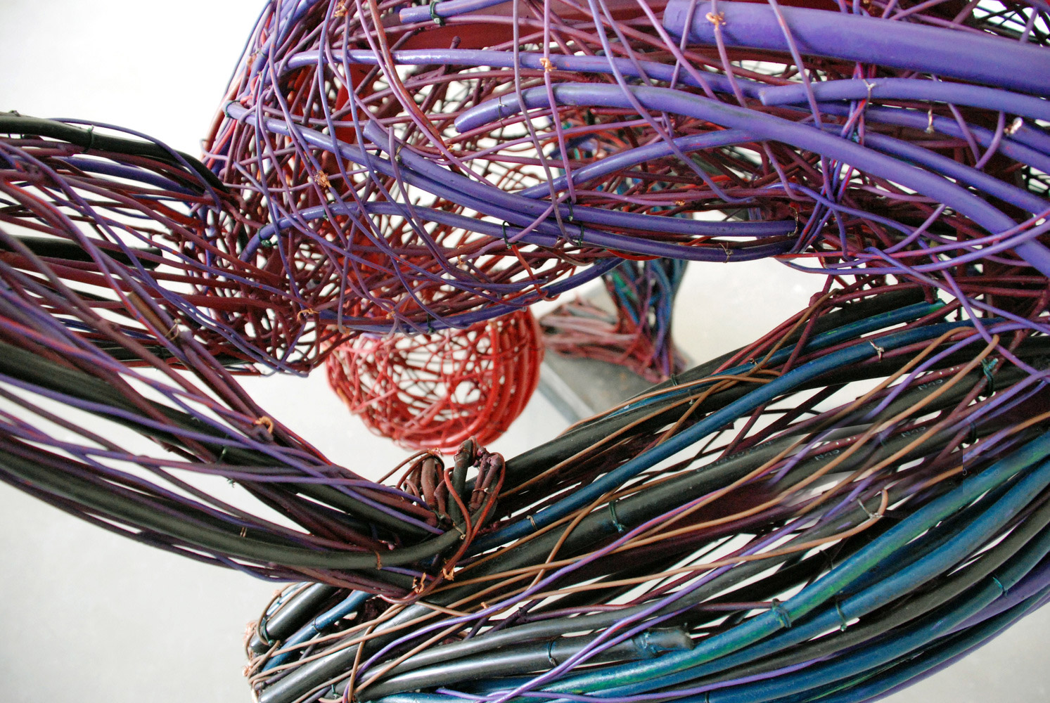 electric-cable-sculptures-judit raboczky-06