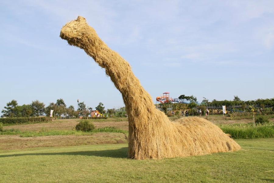 straw-sculpture-in-japan-07