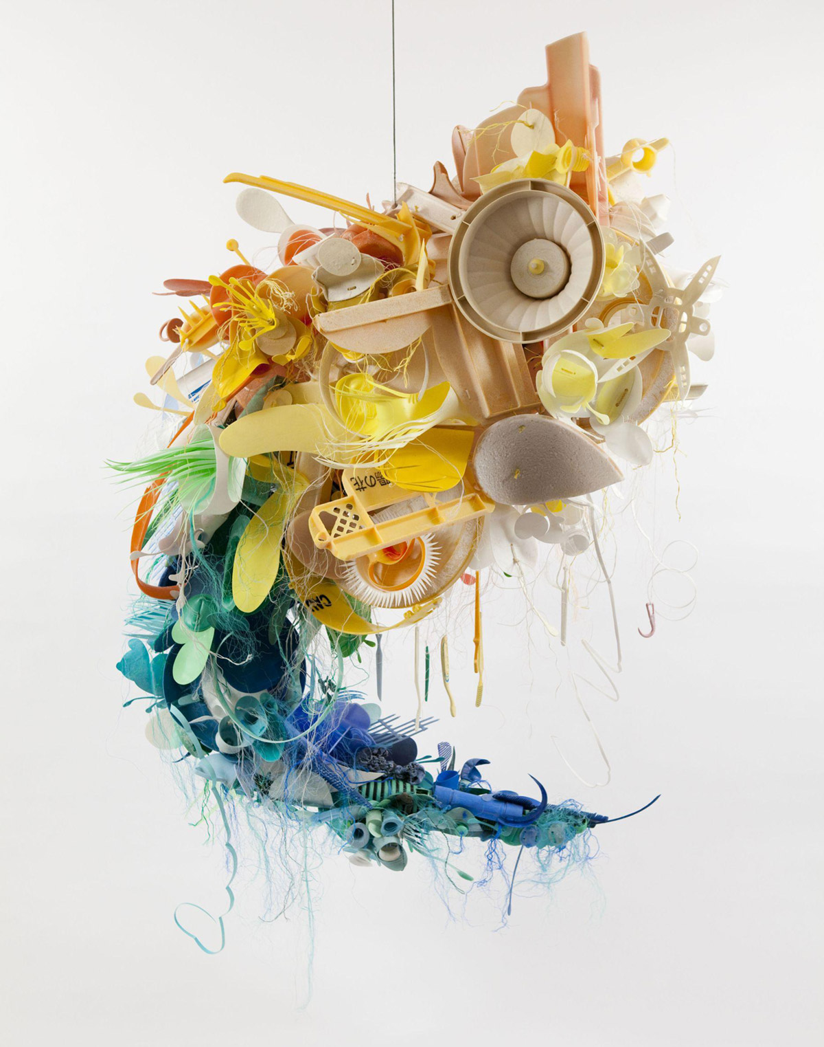 plastic-waste-sculpture-aurora-robson-07