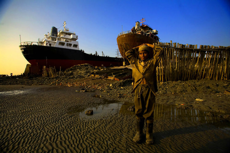 shipbreakers_chittagong_bangladesh-06