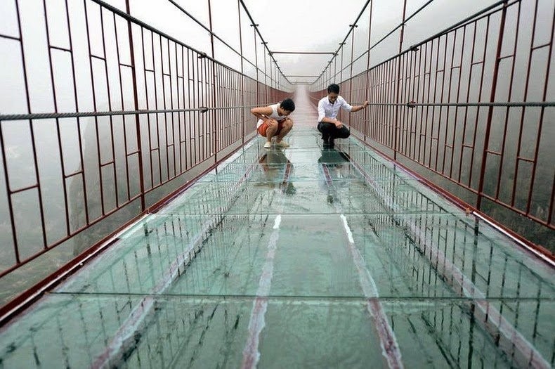 glass-bottomed-bridge-pingjiang-county-02