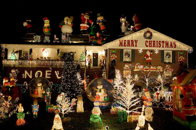 Christmas_lights_display_01