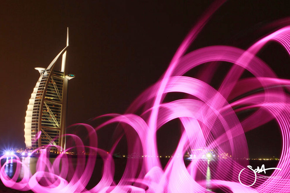 Light-Graffiti-Sola-Light-up-Dubai-3