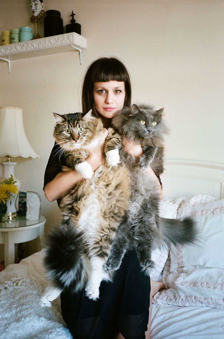 Girls-and-their-Cats-NYC_brianne_wills_02