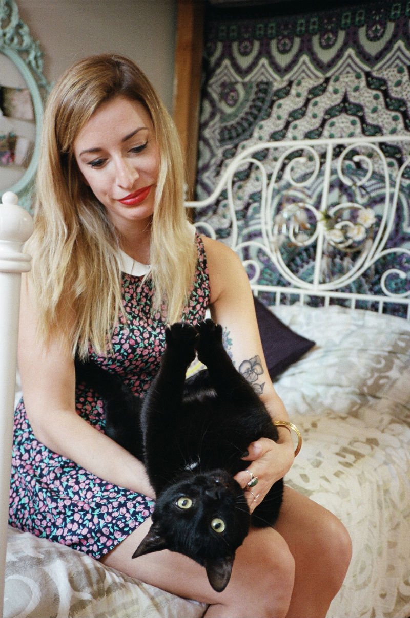 Girls-and-their-Cats-NYC_brianne_wills_09