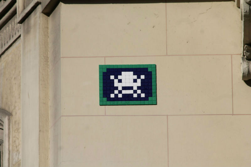 space-invaders-invader-mosaic-street-art-paris-01