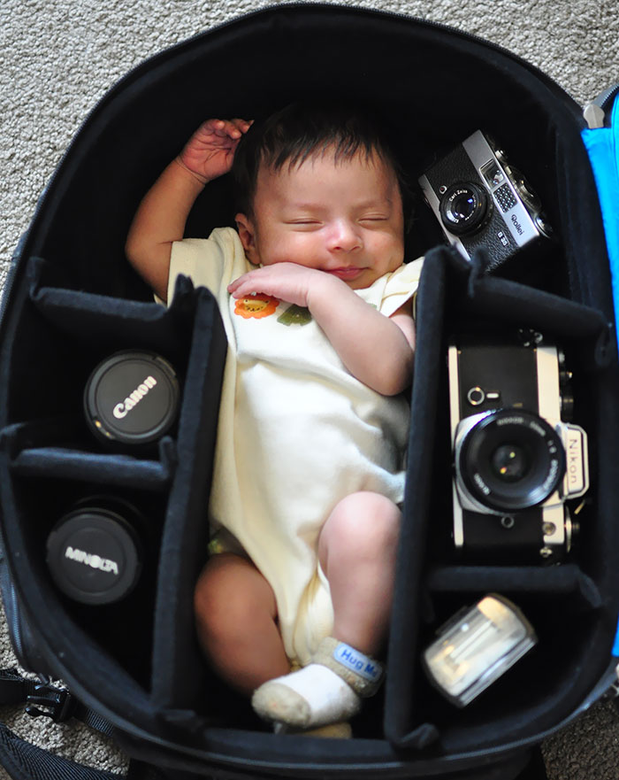 babies-in-camera-bags-09