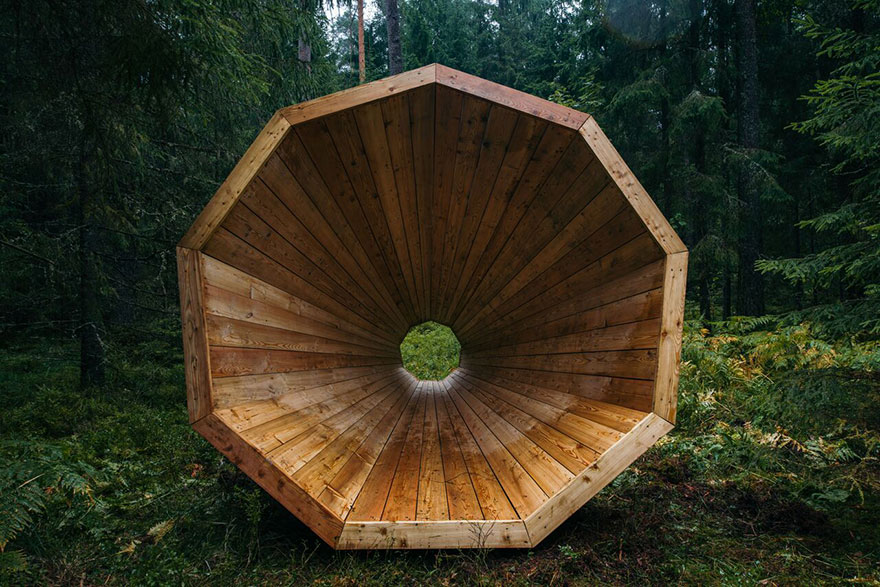 giant_wooden_megaphones_estonia_02