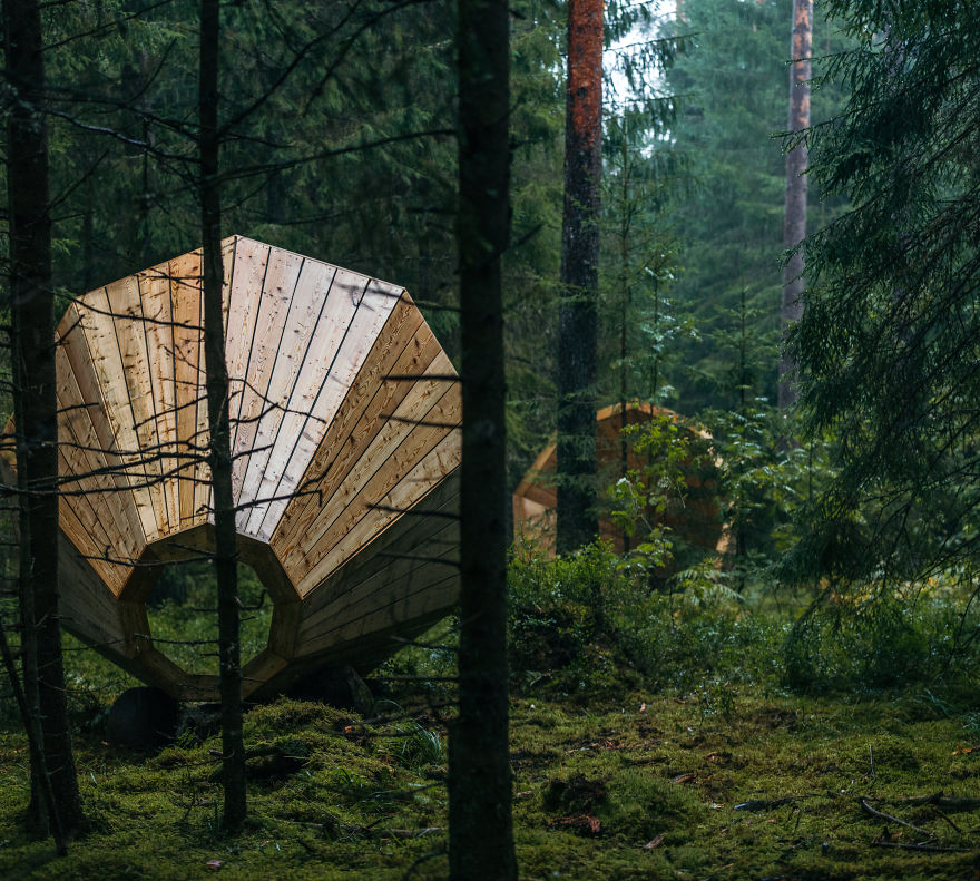 giant_wooden_megaphones_estonia_03