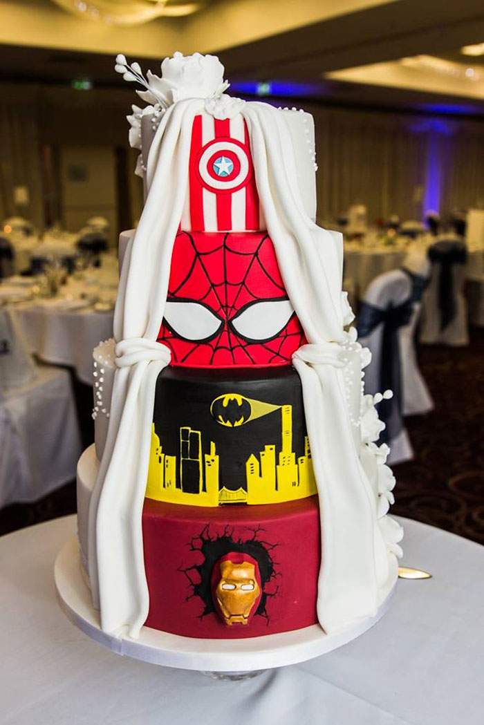super-hero-wedding-cake-01
