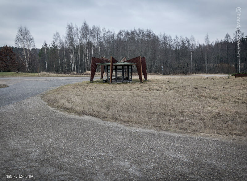 christopher_herwig_russia_bus_stops_14