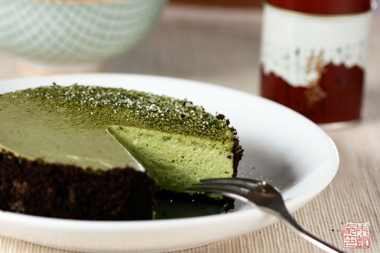 green_tea_chocolate_crust_cheesecake