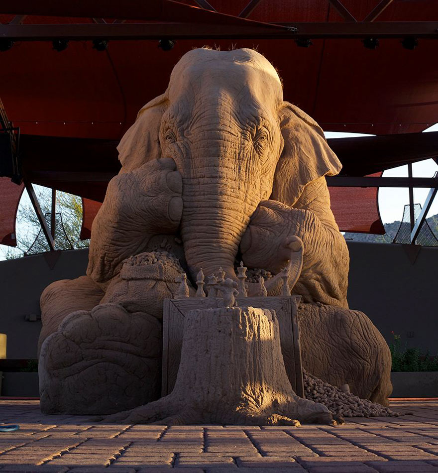 elephant-chess-sand-sculpture-ray-villafane-sue-beatrice-10